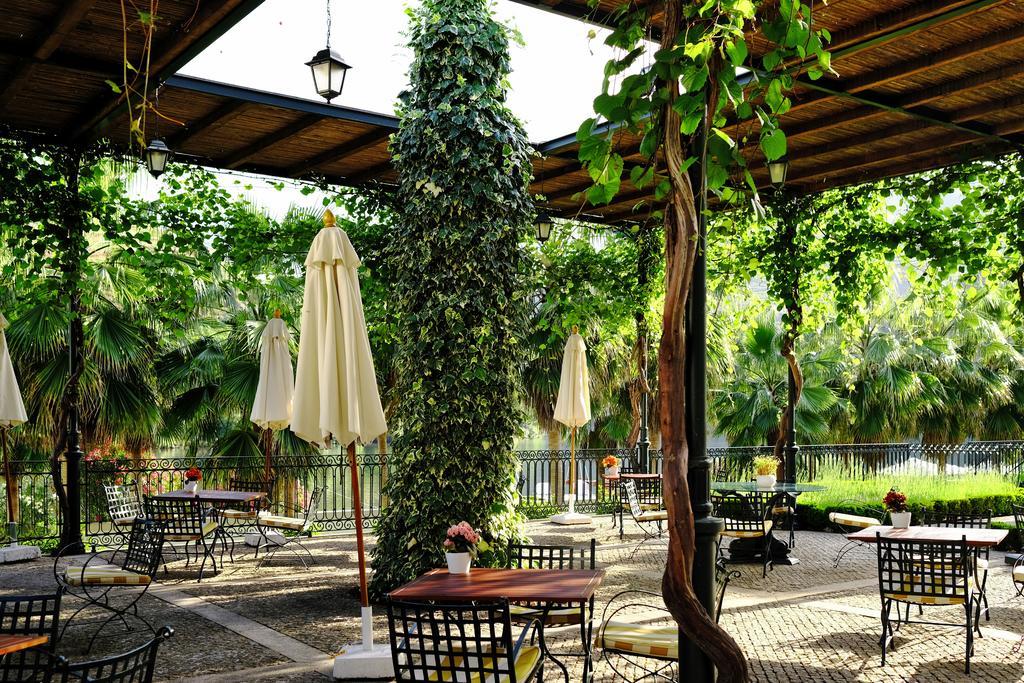 The Vintage House - Douro Otel Pinhão Dış mekan fotoğraf The pergola at the restaurant